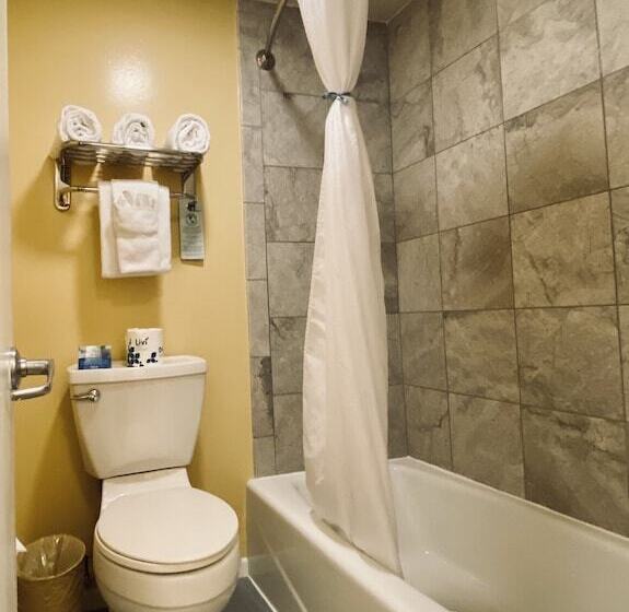 فندق Monterey Bay Lodge