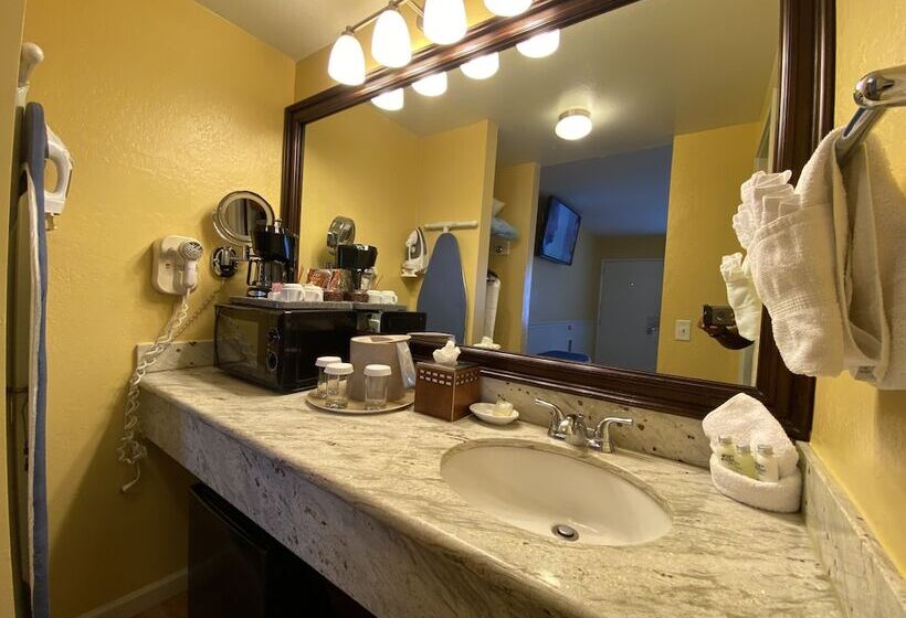فندق Monterey Bay Lodge