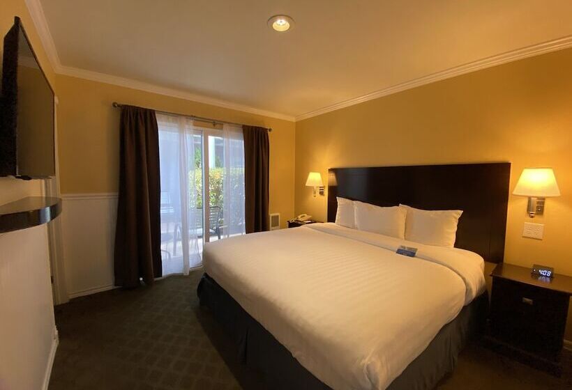 فندق Monterey Bay Lodge