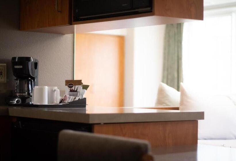 فندق Monument Inn & Suites