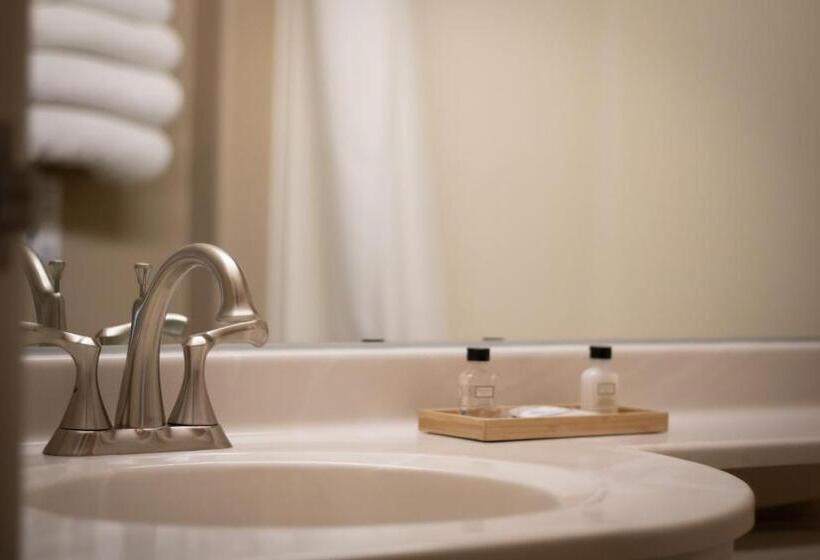 فندق Monument Inn & Suites