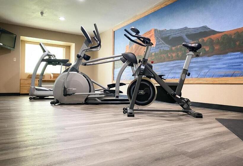 فندق Monument Inn & Suites