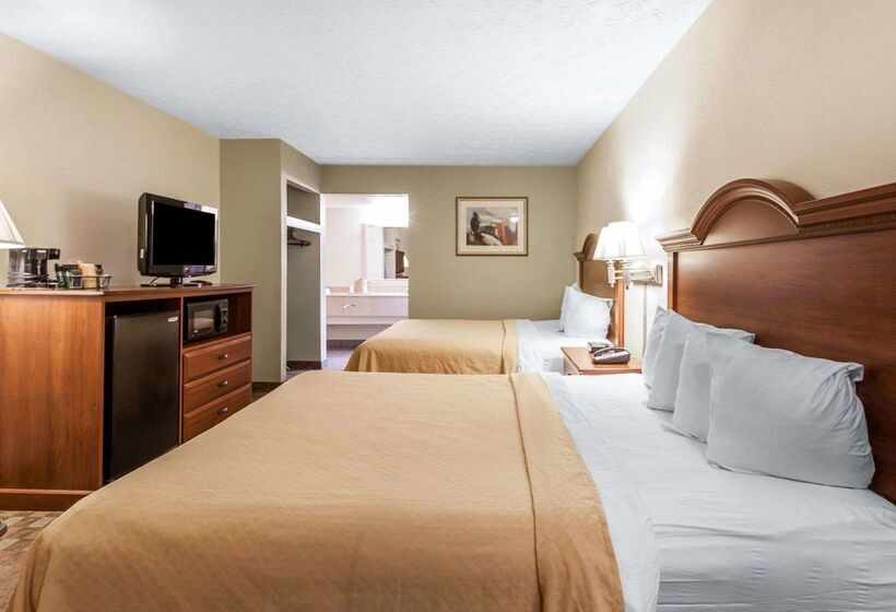 هتل Quality Inn & Suites At Dollywood Lane