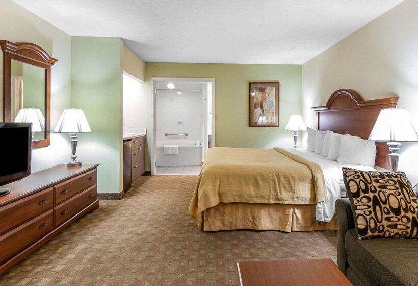 هتل Quality Inn & Suites At Dollywood Lane