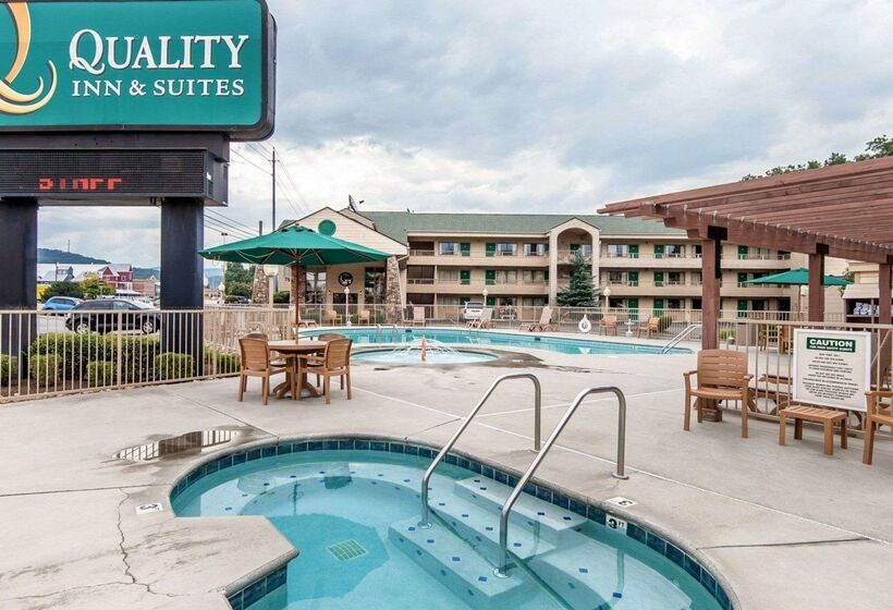 هتل Quality Inn & Suites At Dollywood Lane
