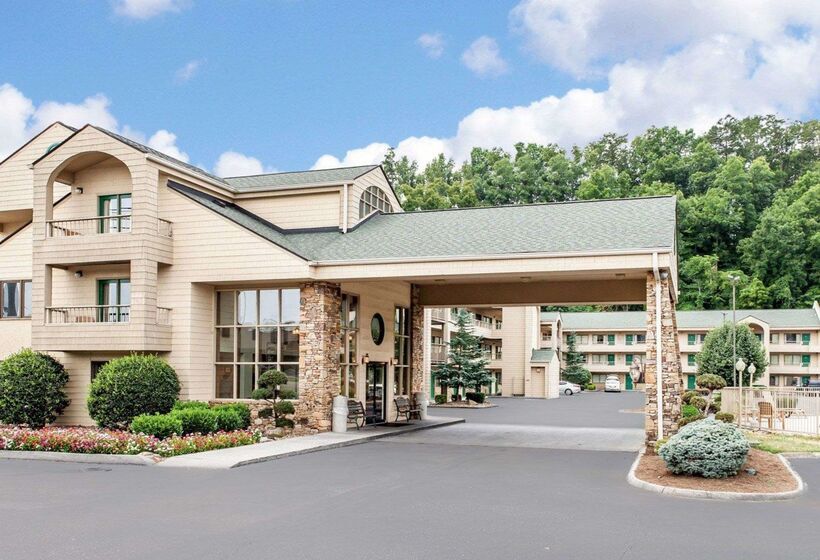 هتل Quality Inn & Suites At Dollywood Lane