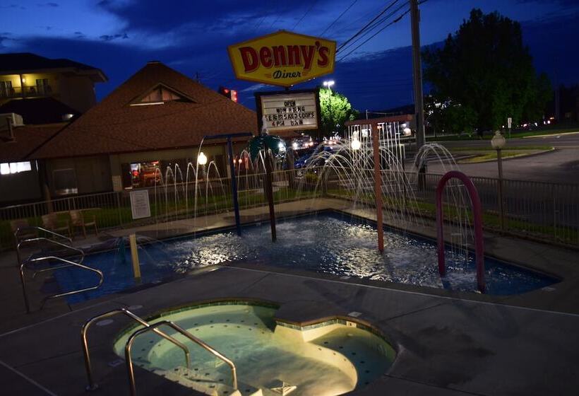 هتل Quality Inn & Suites At Dollywood Lane