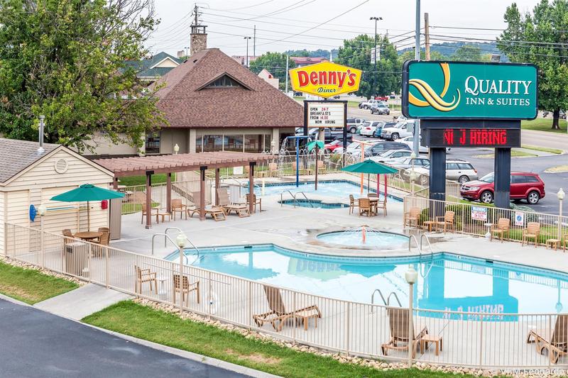 هتل Quality Inn & Suites At Dollywood Lane