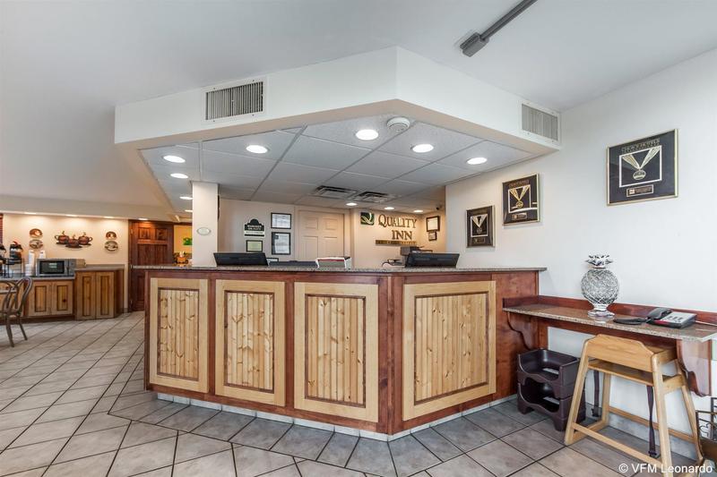 هتل Quality Inn & Suites At Dollywood Lane