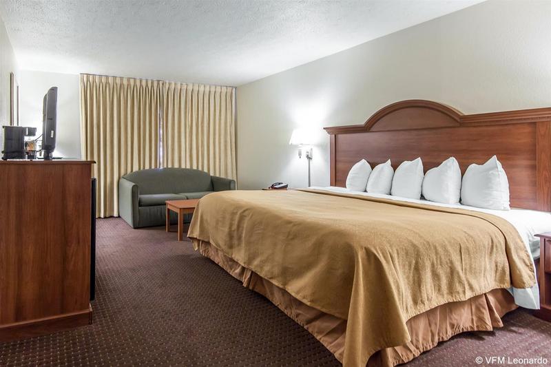 هتل Quality Inn & Suites At Dollywood Lane