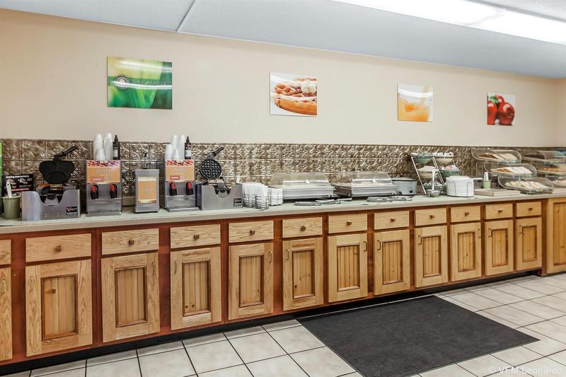 هتل Quality Inn & Suites At Dollywood Lane