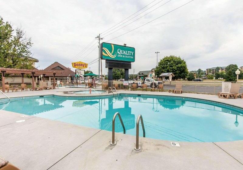هتل Quality Inn & Suites At Dollywood Lane
