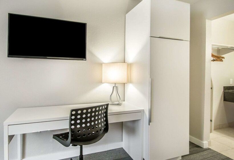 酒店 Quality Inn & Suites By The Parks