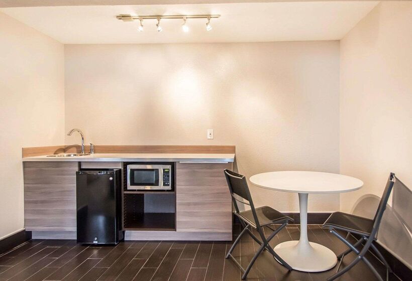 酒店 Quality Inn & Suites By The Parks