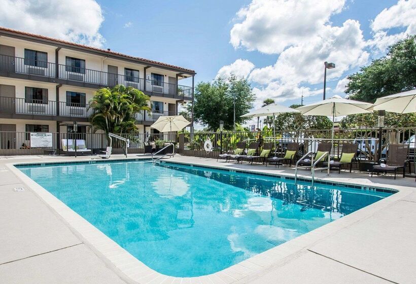 酒店 Quality Inn & Suites By The Parks