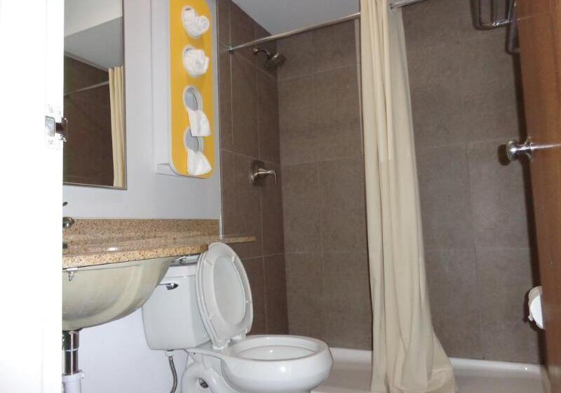 ホテル Quality Inn & Suites Watertown Fort Drum