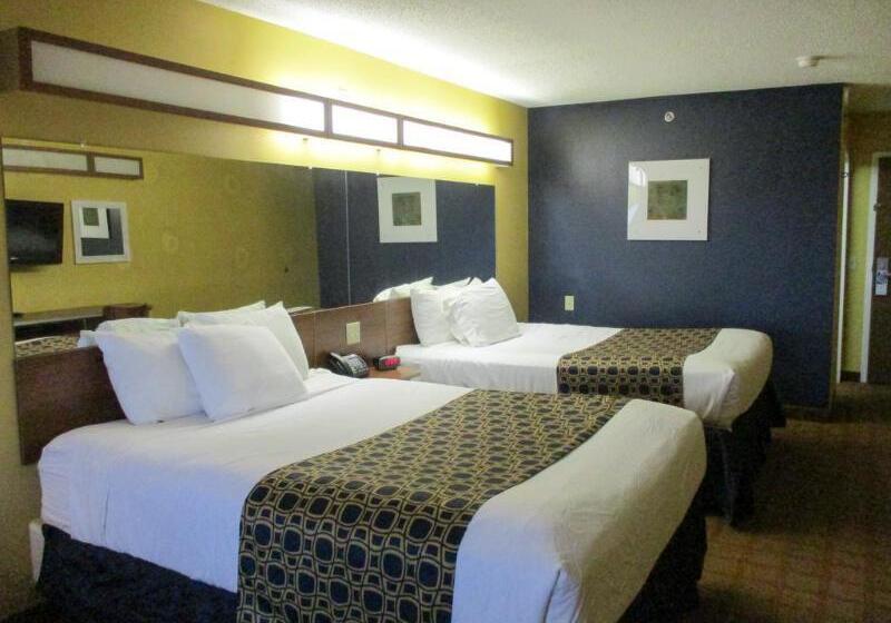 ホテル Quality Inn & Suites Watertown Fort Drum