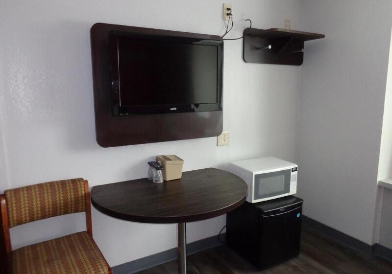 ホテル Quality Inn & Suites Watertown Fort Drum