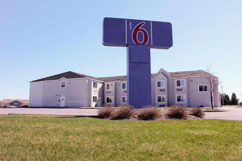 ホテル Quality Inn & Suites Watertown Fort Drum