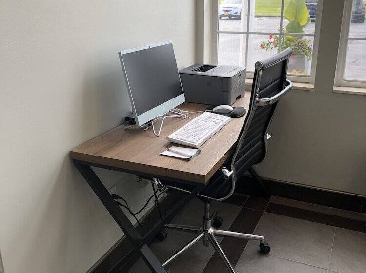 ホテル Quality Inn & Suites Watertown Fort Drum