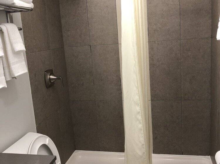 ホテル Quality Inn & Suites Watertown Fort Drum