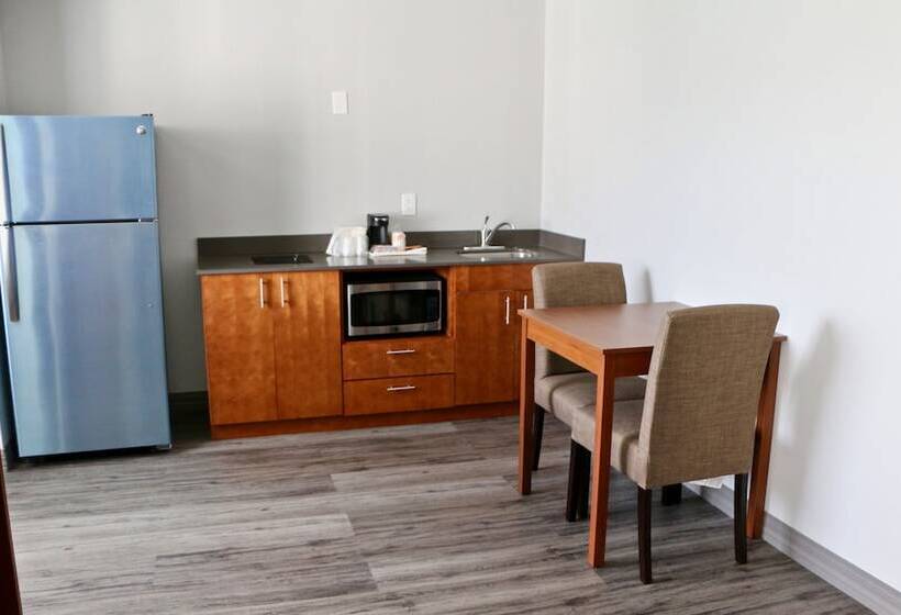 ホテル Quality Inn & Suites Watertown Fort Drum