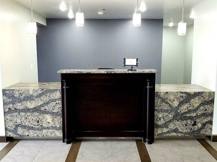 ホテル Quality Inn & Suites Watertown Fort Drum