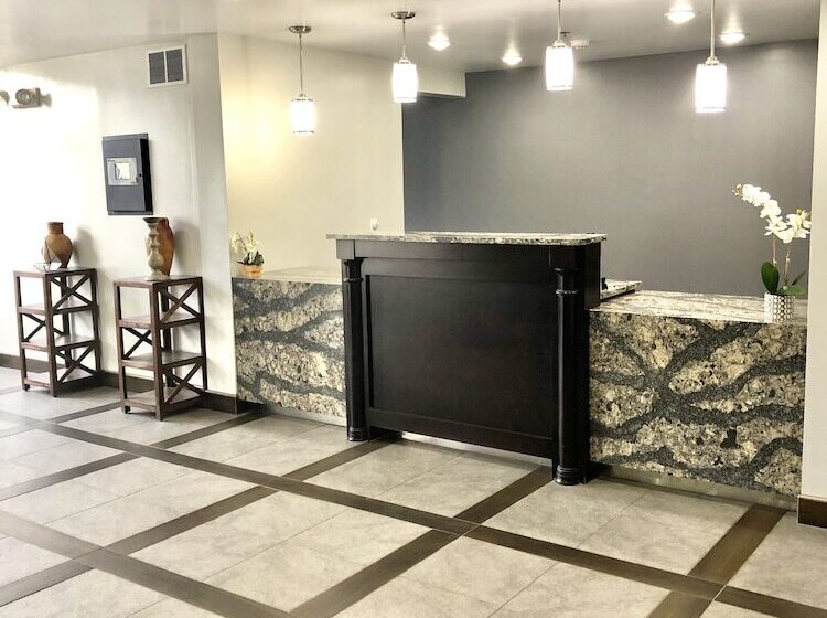 ホテル Quality Inn & Suites Watertown Fort Drum