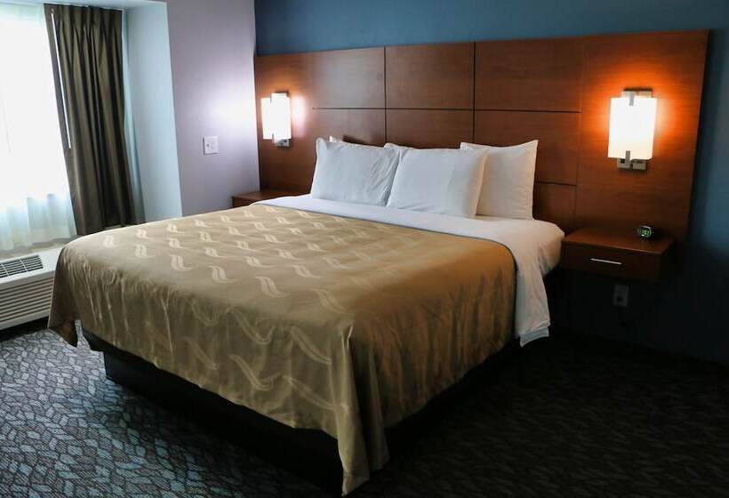 ホテル Quality Inn & Suites Watertown Fort Drum