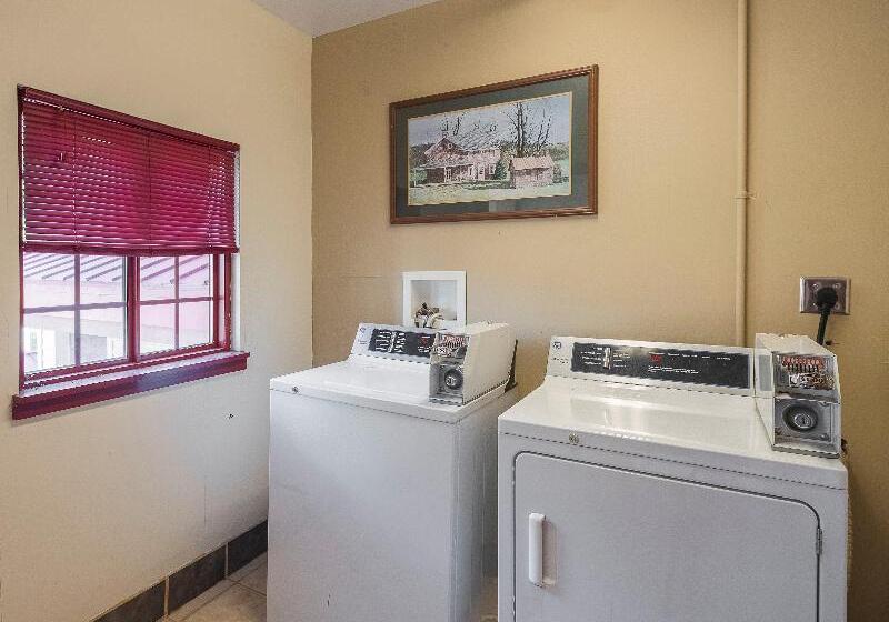 בית מלון כפרי Red Roof Inn Lancaster