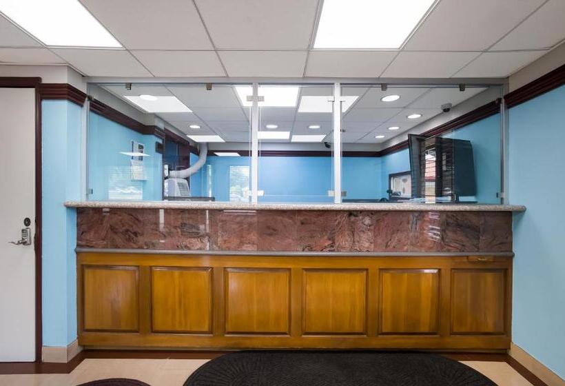 ホテル Econo Lodge