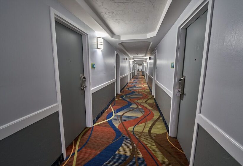 בית מלון כפרי The Mariner Resort Cape Cod By The Red Collection