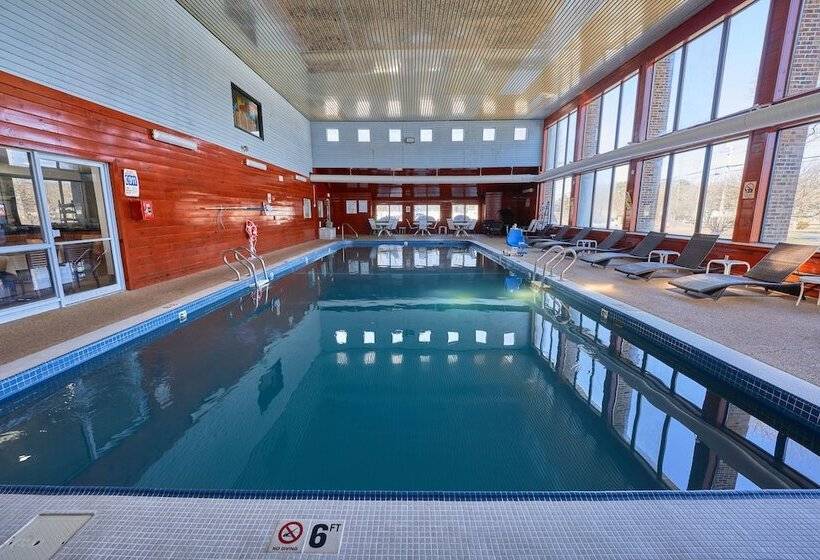 فندق The Mariner Resort Cape Cod By The Red Collection