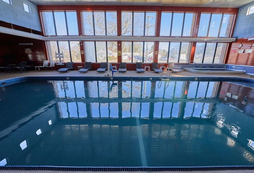 בית מלון כפרי The Mariner Resort Cape Cod By The Red Collection