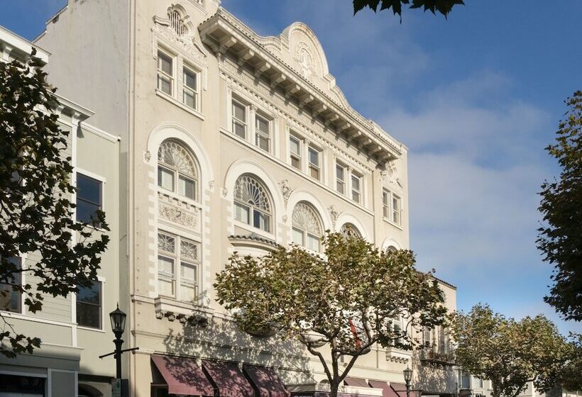 فندق The Monterey