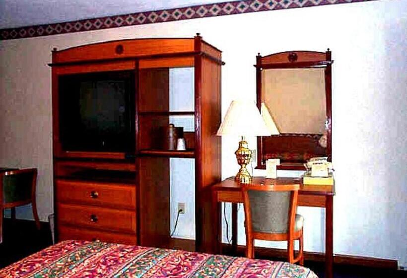 فندق Wesley Inn & Suites