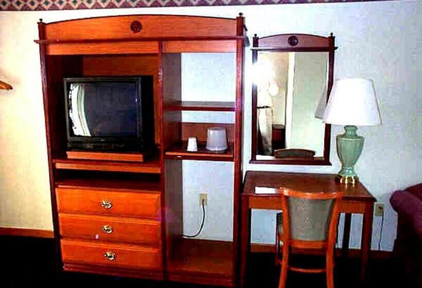هتل Wesley Inn & Suites