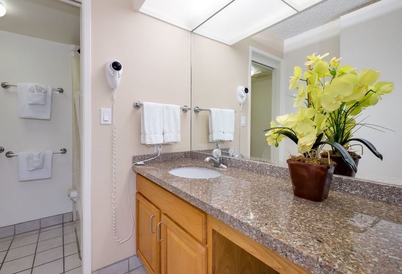 Maui Schooner Resort