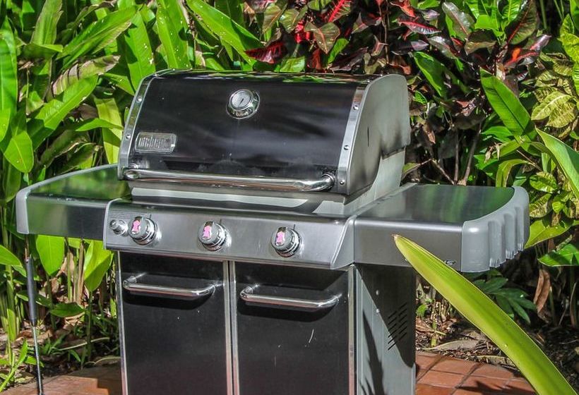 Maui Schooner Resort