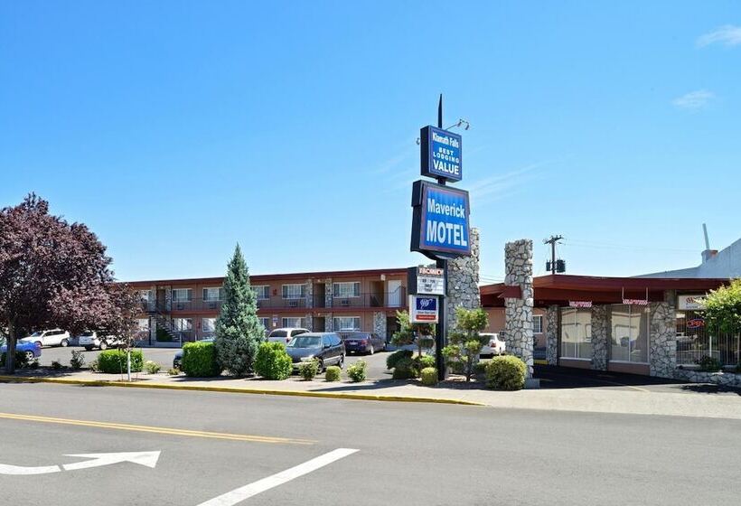 Maverick Motel   Modern Renovated Motel