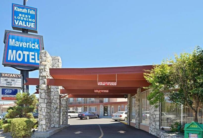 Maverick Motel   Modern Renovated Motel