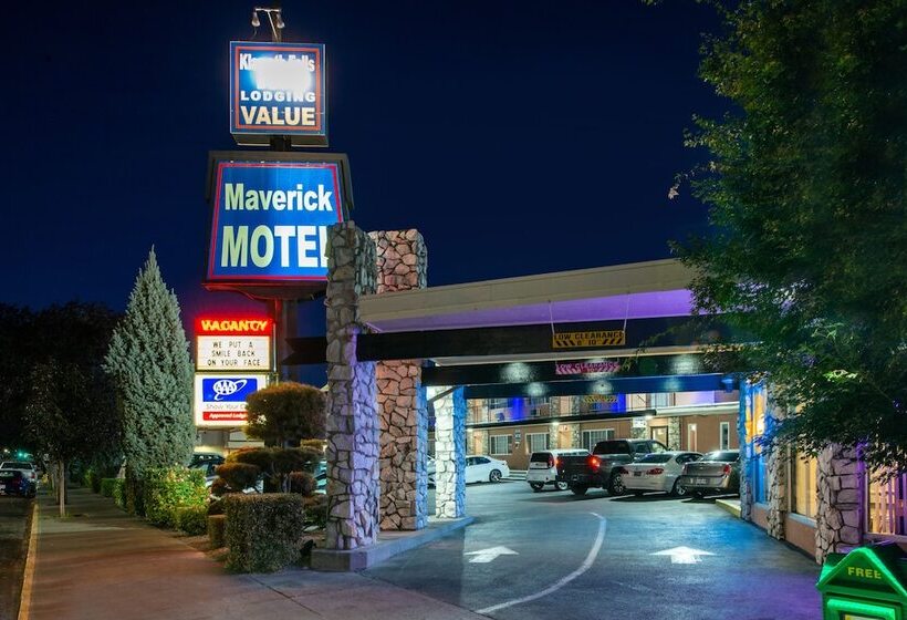 Maverick Motel   Modern Renovated Motel