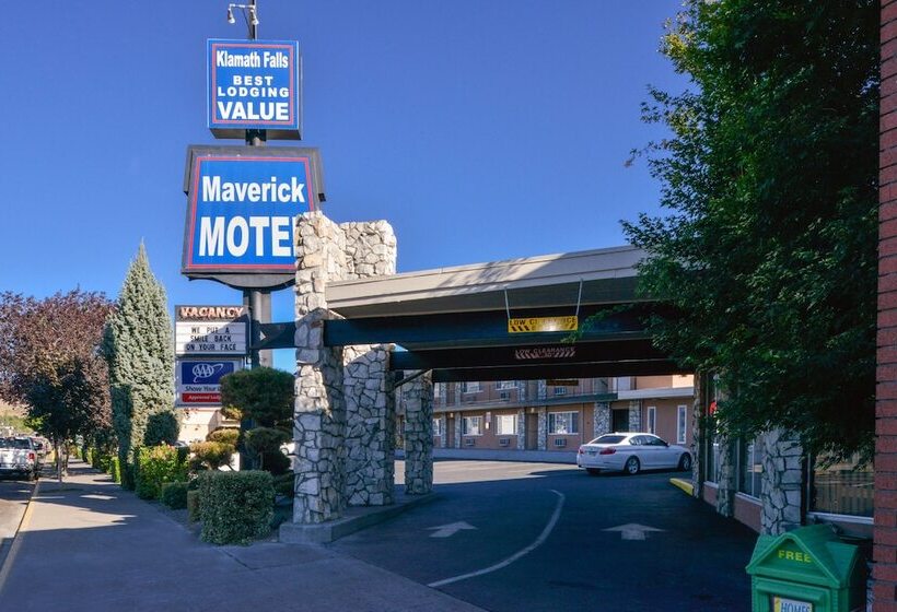 Maverick Motel   Modern Renovated Motel