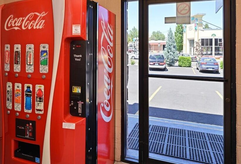 Maverick Motel   Modern Renovated Motel