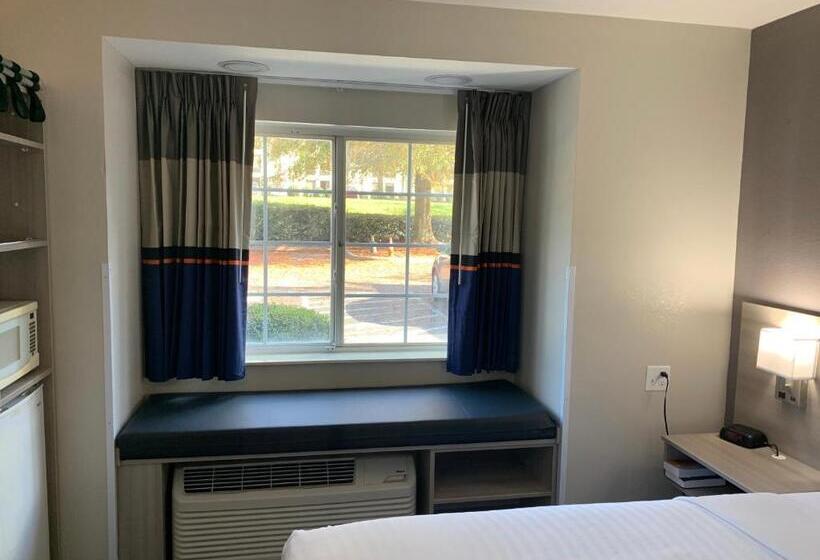 Microtel Inn By Wyndham Charlotte Airport