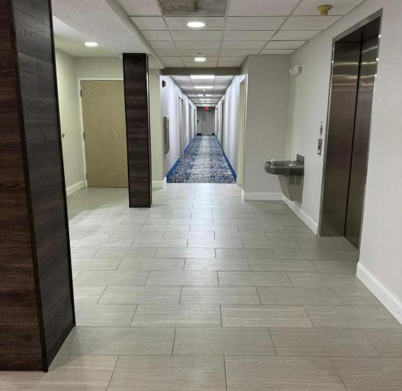 Microtel Inn By Wyndham Winston Salem