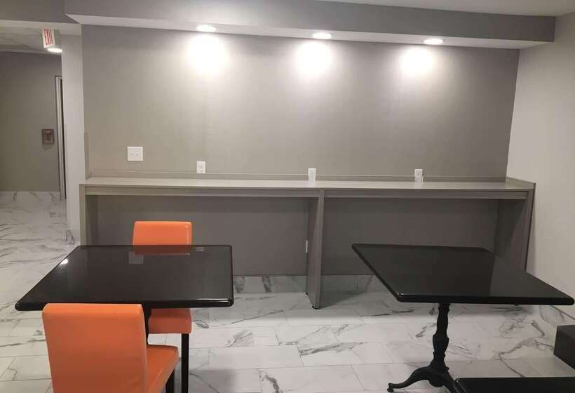 Microtel Inn By Wyndham Charlotte Airport