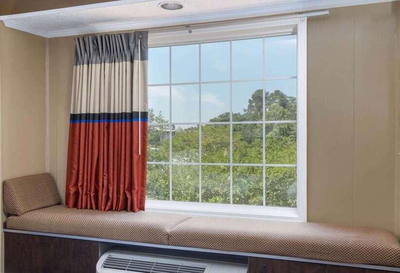 Microtel Inn & Suites By Wyndham Columbia Fort Jackson N