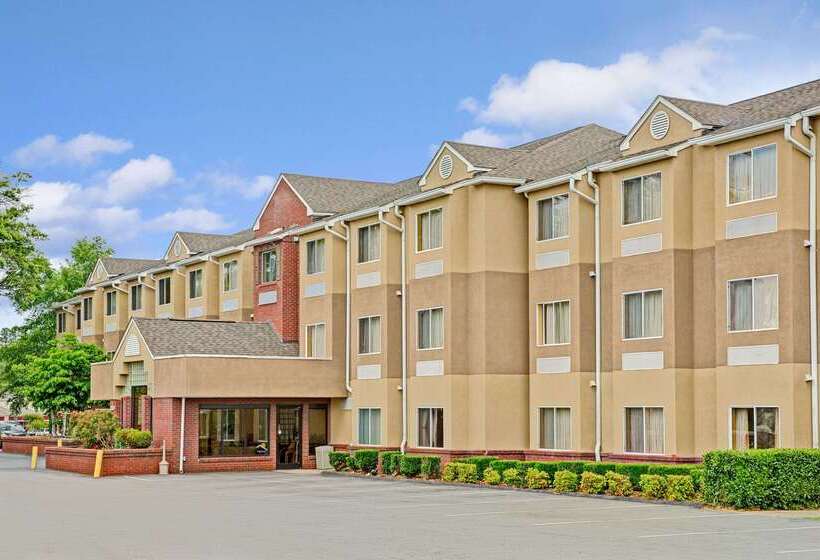 Microtel Inn By Wyndham Lake Norman