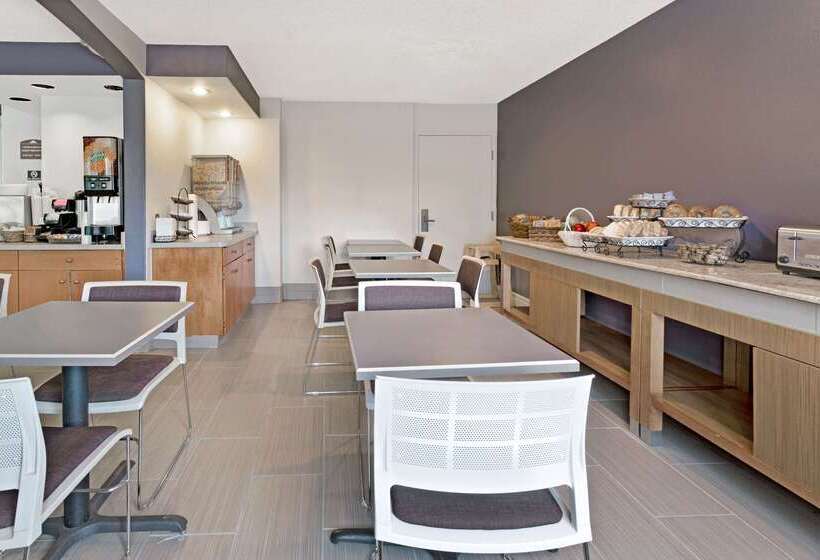 Microtel Inn & Suites By Wyndham Denver Airport